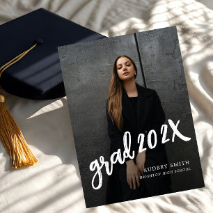 Moderne Brush Script Grad Foto Afstuderen Aankondiging
