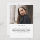 Moderne Brush Script Grad Foto Afstuderen Aankondiging (Achterkant)