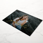 Moderne Calligrafie Script Twee Foto Afstuderen Folie Uitnodiging (Gedraaid)