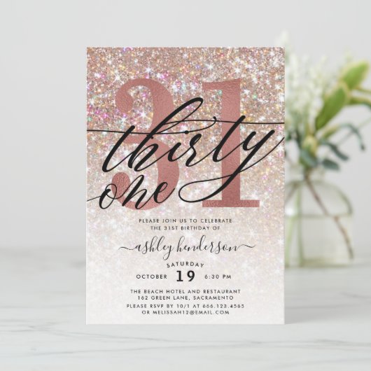 Moderne Champagne Glitter 31e verjaardag uitnodigi Kaart (Staand voorkant)