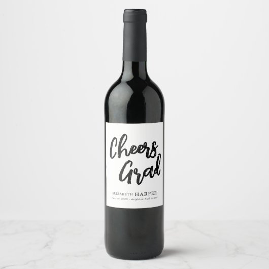 Moderne Cheers Grad Brush Script Afstuderen Wijn Etiket (Voorkant)