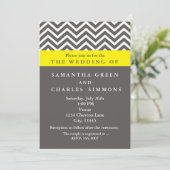 Moderne Chevron grijze & gele trouwkaarten Kaart (Staand voorkant)