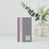 Moderne Chic Pink & Grey Scannable QR-code Visitekaartje (Staand voorkant)