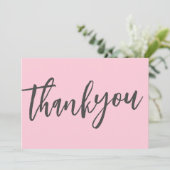 Moderne Chic Roze Calligrafie Script Bruiloft  Bedankkaart (Staand voorkant)