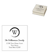 Moderne cirkel monogram familienaam retouradres rubberstempel (Gestempeld)