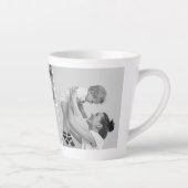 Moderne collage foto's & tekst rood hart moedercad latte mok (Rechts)