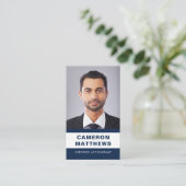 Moderne donkerblauw en wit voegen foto-QR-code toe Visitekaartje (Staand voorkant)