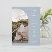 Moderne Dusty Blue Arch Photo QR Code Save the Dat Kaart (Staand voorkant)
