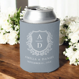 Moderne Dusty Blue Crest Modern Monogram Huwelijk Blikjeskoeler
