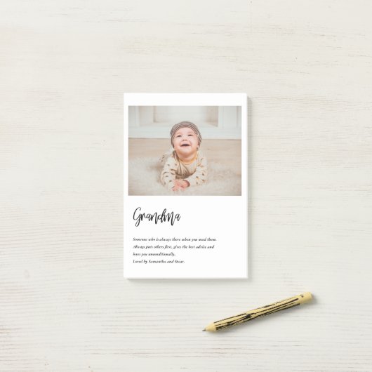 Moderne, eenvoudige beste grootmoeder ooit post-it® notes (Op bureau)