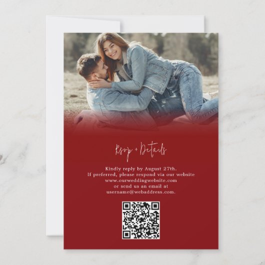 Moderne Eenvoudige Maroon RSVP QR-code Bruiloft Kaart (Achterkant)