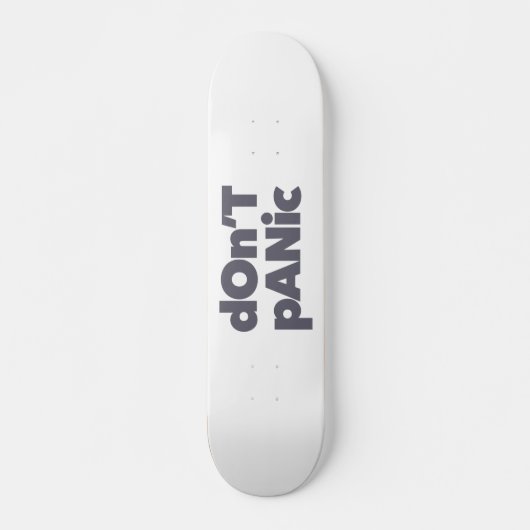 Moderne, eenvoudige, moedige, coole afbeelding van skateboard (Voorkant)
