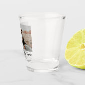 Moderne eenvoudige nieuwe Mr en Mrs script trouwfo Shot Glas (Rechts)