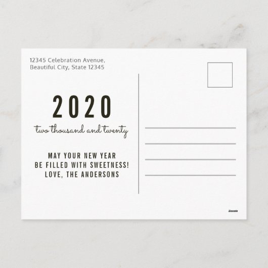 Moderne Eenvoudige Typografie Gelukkige Nieuwjaars Feestdagenkaart (Achterkant)