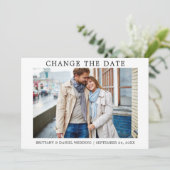 Moderne Eenvoudige wijziging Datum Nieuwe Datum Ka Save The Date (Staand voorkant)