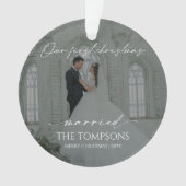 Moderne eerste kerst getrouwde foto Ornament (voorkant)