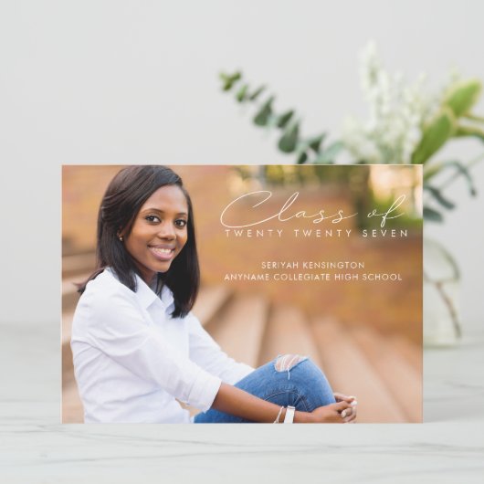 Moderne Elegant Afstuderen Script-foto Kaart (Staand voorkant)