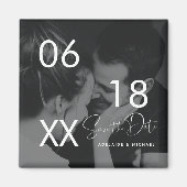 Moderne Elegant Script Couple Photo Save the Date Magneet (Voorkant)