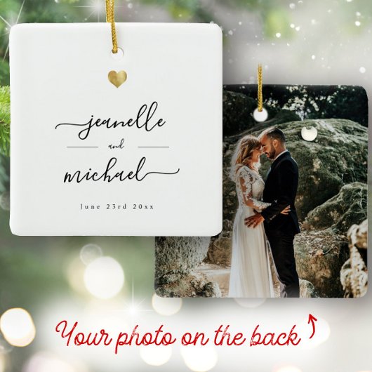 Moderne Elegant Script Minimal Gold Heart Wedding Keramisch Ornament