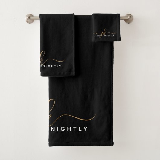 Moderne Elegant Script Monogram Initiaal Black Gol Bad Handdoek (Insitu)