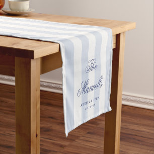 Moderne Elegante Blauwe Witte Strepen Script Bruil Korte Tafelloper