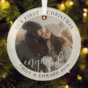 Moderne Elegante Eerste Kerst Verloving Foto Keramisch Ornament