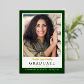 Moderne Elegante Groene Gouden Afstudeeraankondigi Folie Uitnodiging (Staand Voorkant)