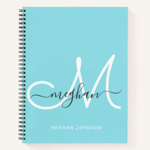 Moderne Elegante Lichtblauwe Witte Script Monogram Notitieboek