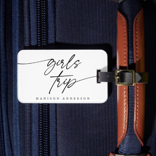 Moderne Elegante Meisjes Trip Script Typografie Bagagelabel (Voorkant Insitu 4)
