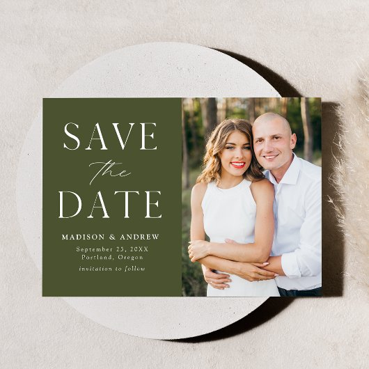 Moderne elegante olijfgroene foto save the date
