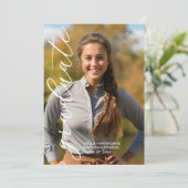 Moderne Elegante Script Foto Afstuderen Aankondiging (Staand voorkant)