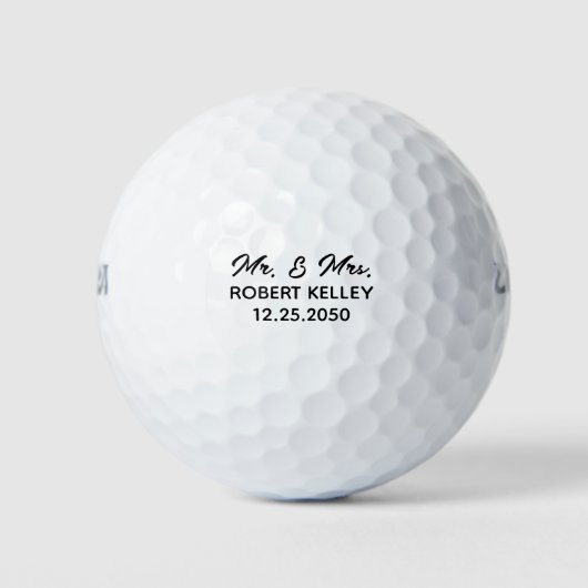 Moderne elegante typografie Mr. & Mrs. Wedding Fav Golfballen (Voorkant)