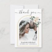 Moderne Elegante Witte Roos & Gouden Boog Bruiloft Bedankkaart (Voorkant)