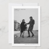 Moderne en minimalistische fotobruiloft kaart (Achterkant)