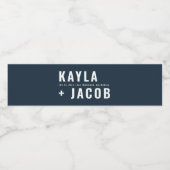 Moderne en minimalistische typografie bruiloft waterfles etiket (Enkel label)