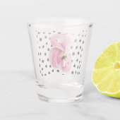 Moderne exotische roze Waterverf Flamingo & Stippe Shot Glas (Achterkant)