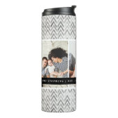 Moderne familiemonogram en datum van vaststelling thermosbeker (Gedraaid links)