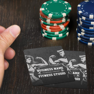 Moderne fitness trainer bodybuilding gym instructe pokerkaarten