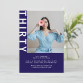 Moderne foto 30e verjaardag uitnodiging – Navy bla (Staand voorkant)