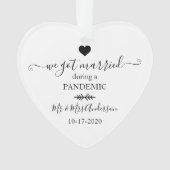 Moderne foto gehuwd tijdens pandemische keepomwill ornament (voorkant)