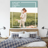 Moderne foto Groene familie — liefdevol cadeau Canvas Afdruk (Insitu (Slaapkamer))