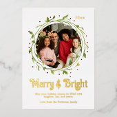 Moderne foto Merry & Bright Script Wreate Folie Feestdagenkaart (Voorkant)