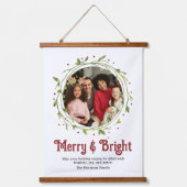 Moderne foto Merry & Bright Script Wreate Hangend Wandkleed (Voorkant)