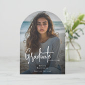 Moderne Foto Script Afstudeerboog Aankondiging (Staand voorkant)