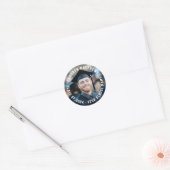 Moderne foto van afstuderende student  ronde sticker (Envelop)