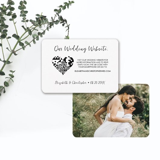Moderne foto Weddenschap met hart QR-code RSVP Informatiekaartje