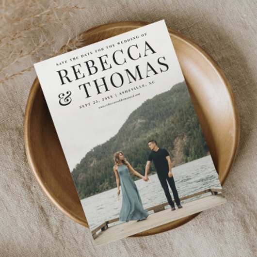 Moderne fotobruiloft met foto's op de datum magnetische uitnodiging