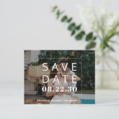 Moderne fototypografie zwart-wit bruiloft aankondigingskaart (Staand voorkant)