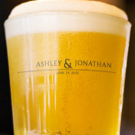 Moderne gedurfde en minimalistische bruiloft glas