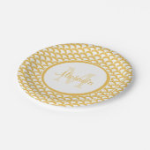 Moderne Gele en Witte Scallops Monogram en Naam Papieren Bordje (Gekanteld)